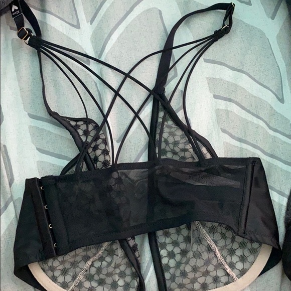 Victoria Secret Bra - Picture 2 of 4